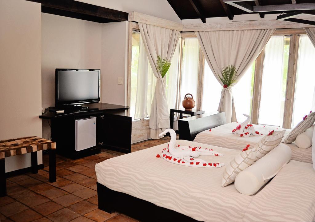 Hotel Henry Morgan All Inclusive West Bay Extérieur photo