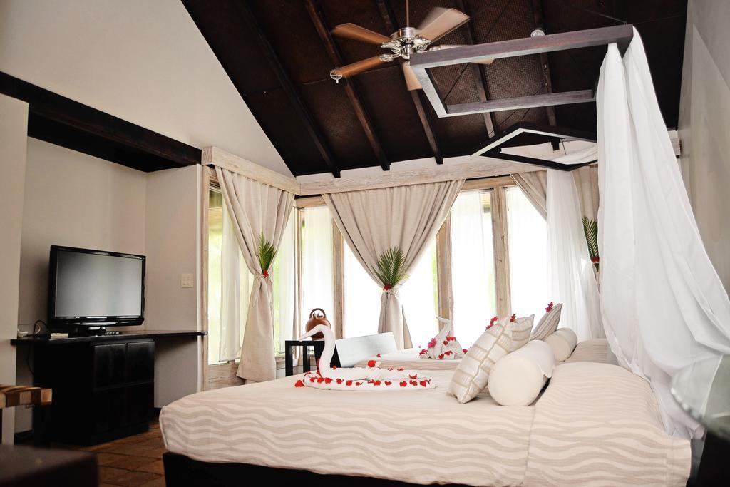 Hotel Henry Morgan All Inclusive West Bay Extérieur photo