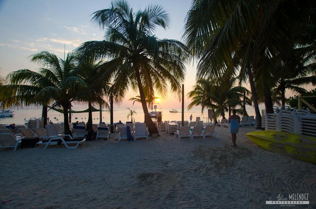 Hotel Henry Morgan All Inclusive West Bay Extérieur photo