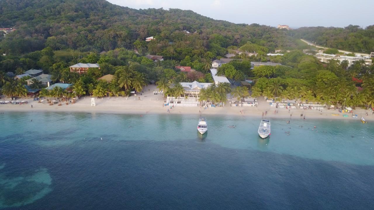 Hotel Henry Morgan All Inclusive West Bay Extérieur photo